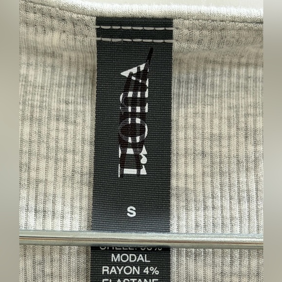 Vuori Light Gray Women's Short Sleeve Top - Picture 3 of 5